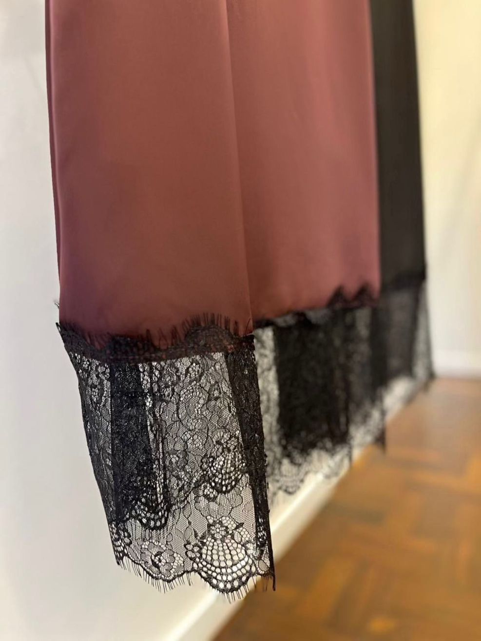 Vestido Cetim e Renda Gabrielle - Marrom