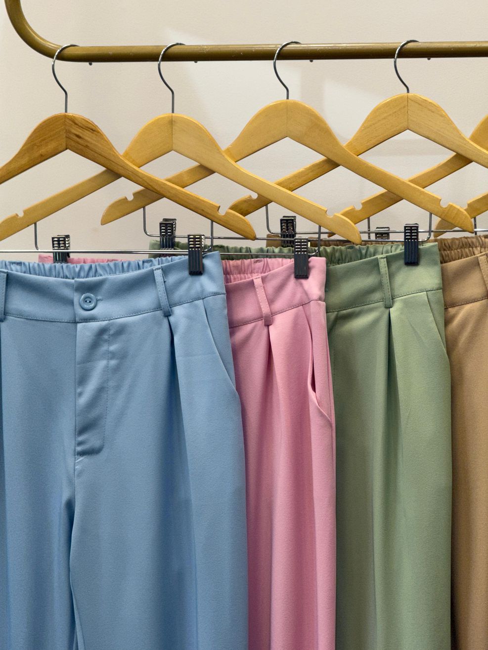 Calça Alfaiataria Cenoura Zíper - Preto 
