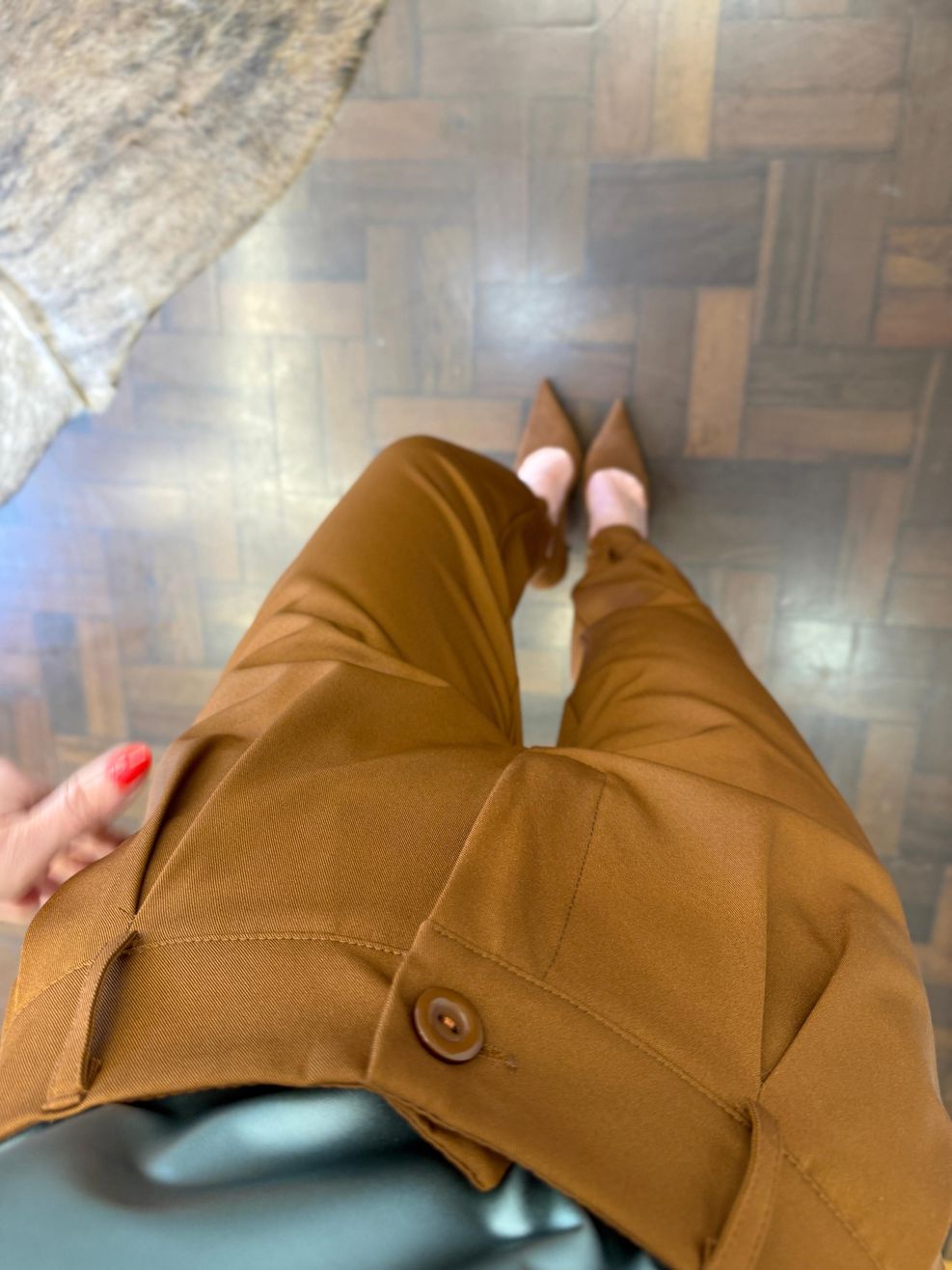 Calça Alfaiataria Cenoura Zíper - Marrom 