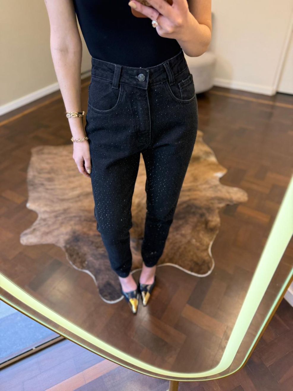 Calça Jeans Mom Black Hotfix 