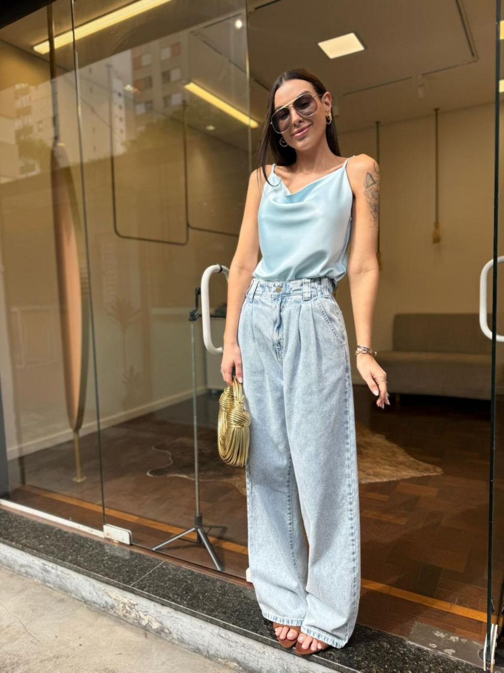 Calça Jeans Pantalona Cós Elástico Atrás - Claro Marmorizado 