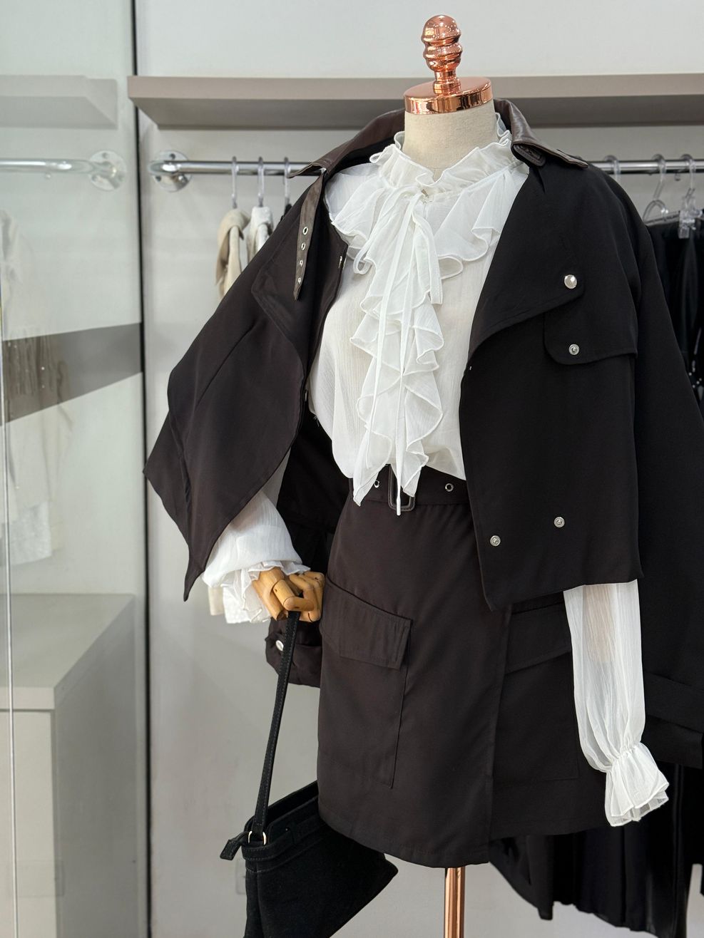 Conjunto Trench Coat - Detalhes Couro - Preto 