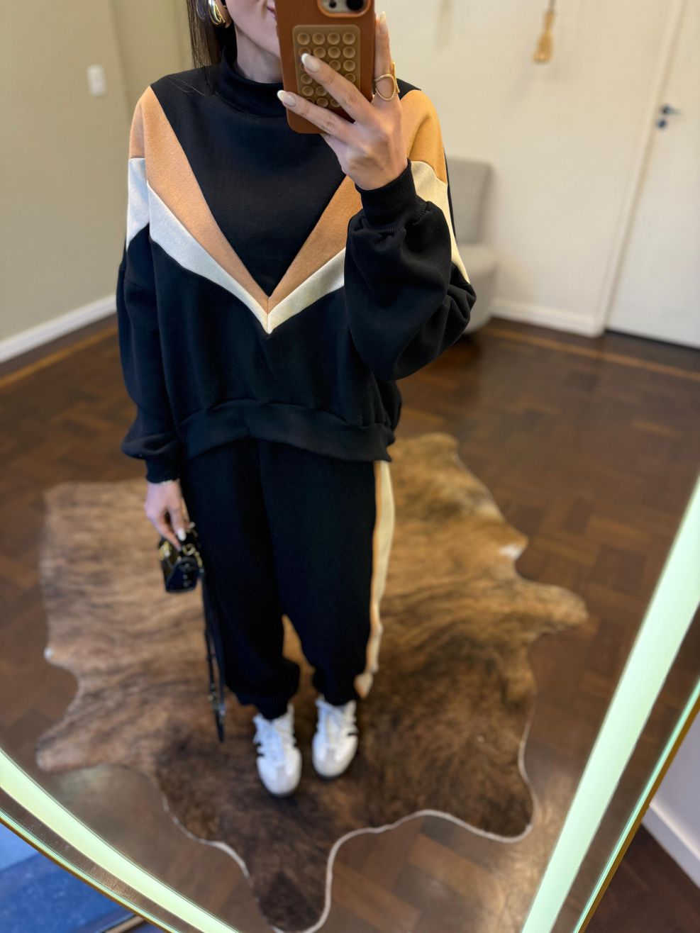 Conjunto Moletom Preto e Cappuccino 