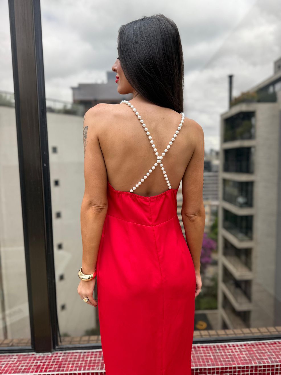 Vestido Midi Aplicação Flor Alça Pérola 