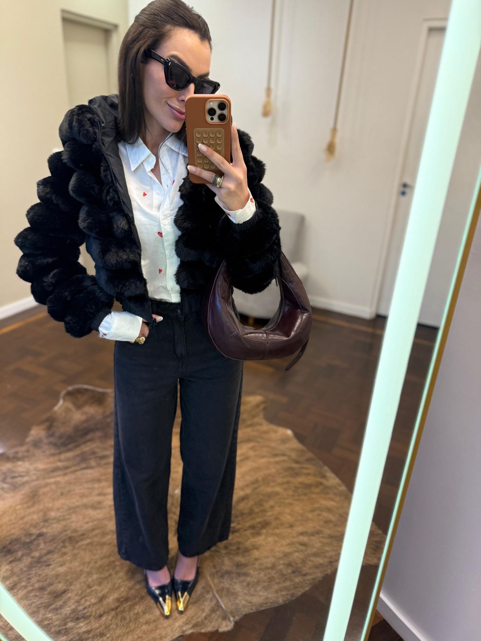 Jaqueta Faux Fur Gomos - Com Capuz e Ribana - Preto 