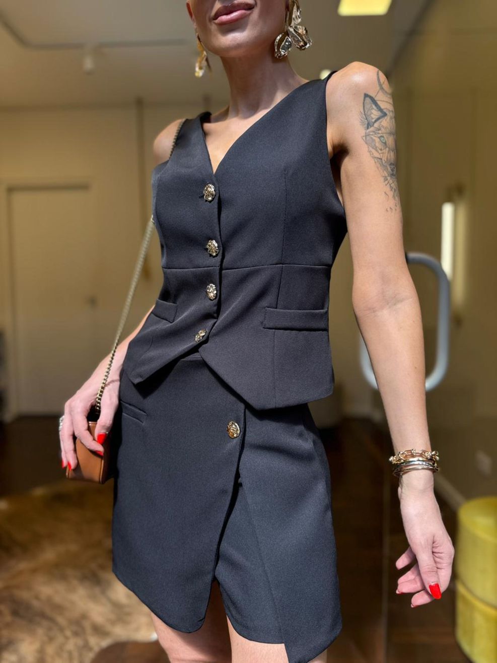 Shorts-Saia Alfaiataria Botão Orgânico - Preto