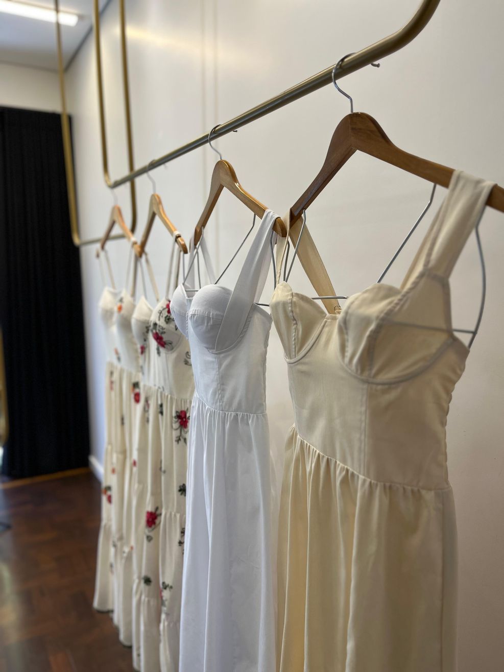 Vestido Linho Meia-Taça Bordado