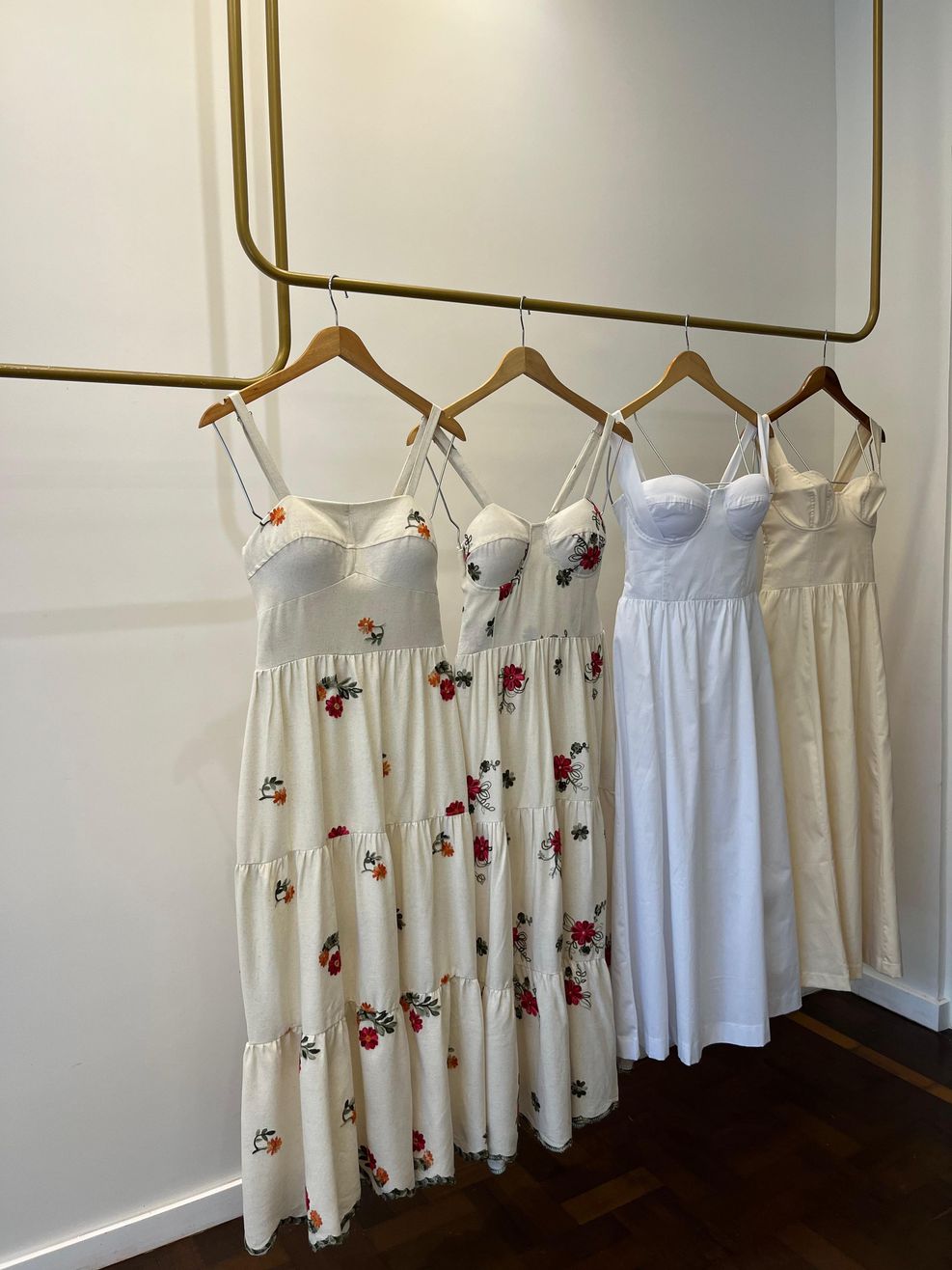 Vestido Linho Meia-Taça Bordado