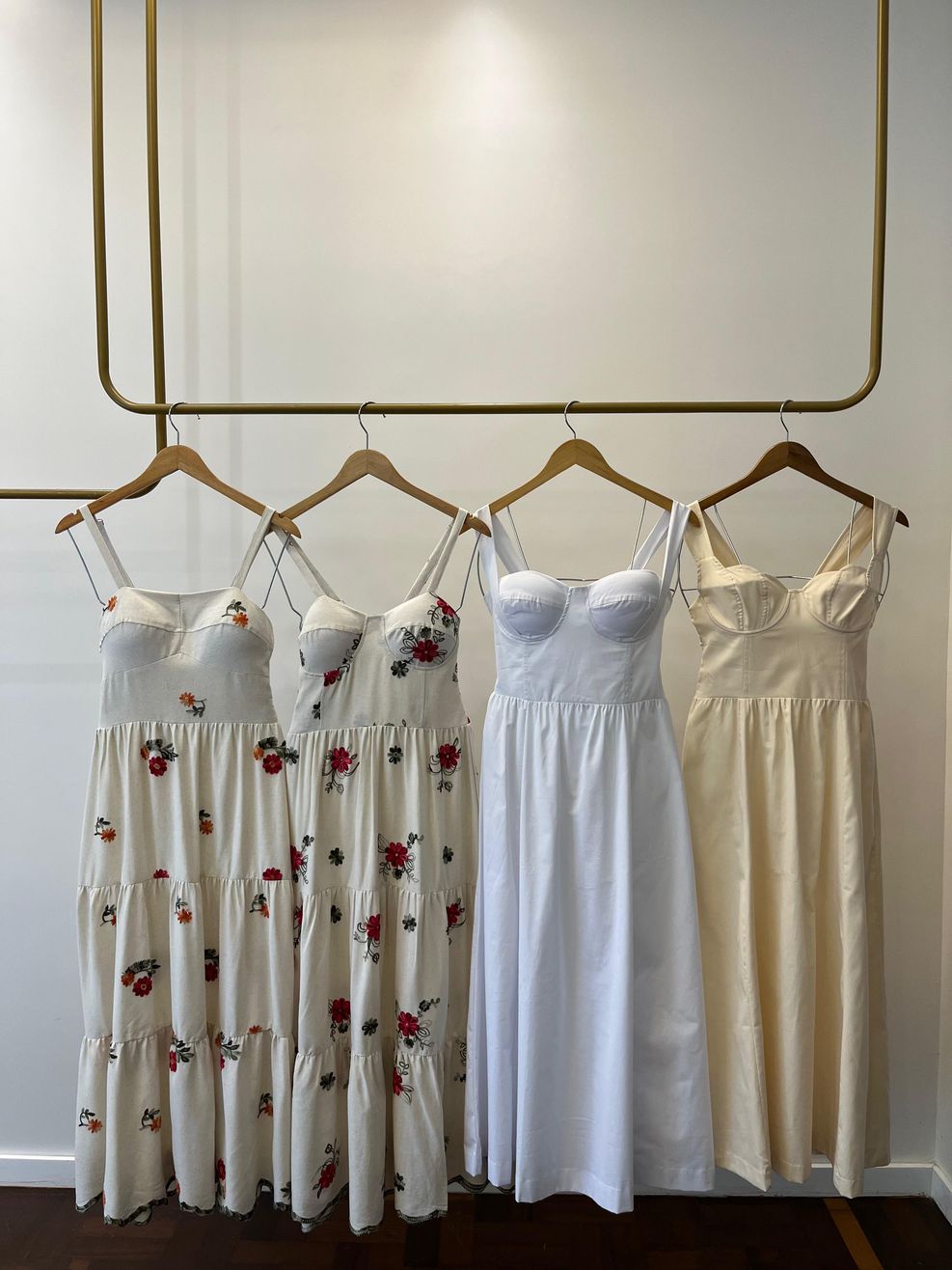 Vestido Linho Meia-Taça Bordado