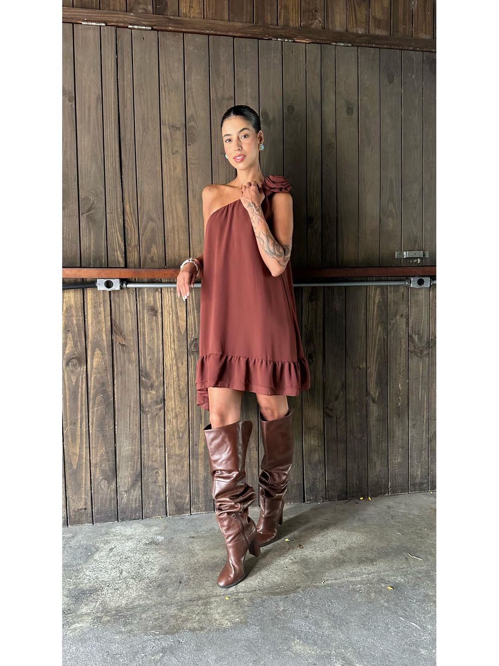 Vestido Assimétrico Um Ombro Só Camélia
