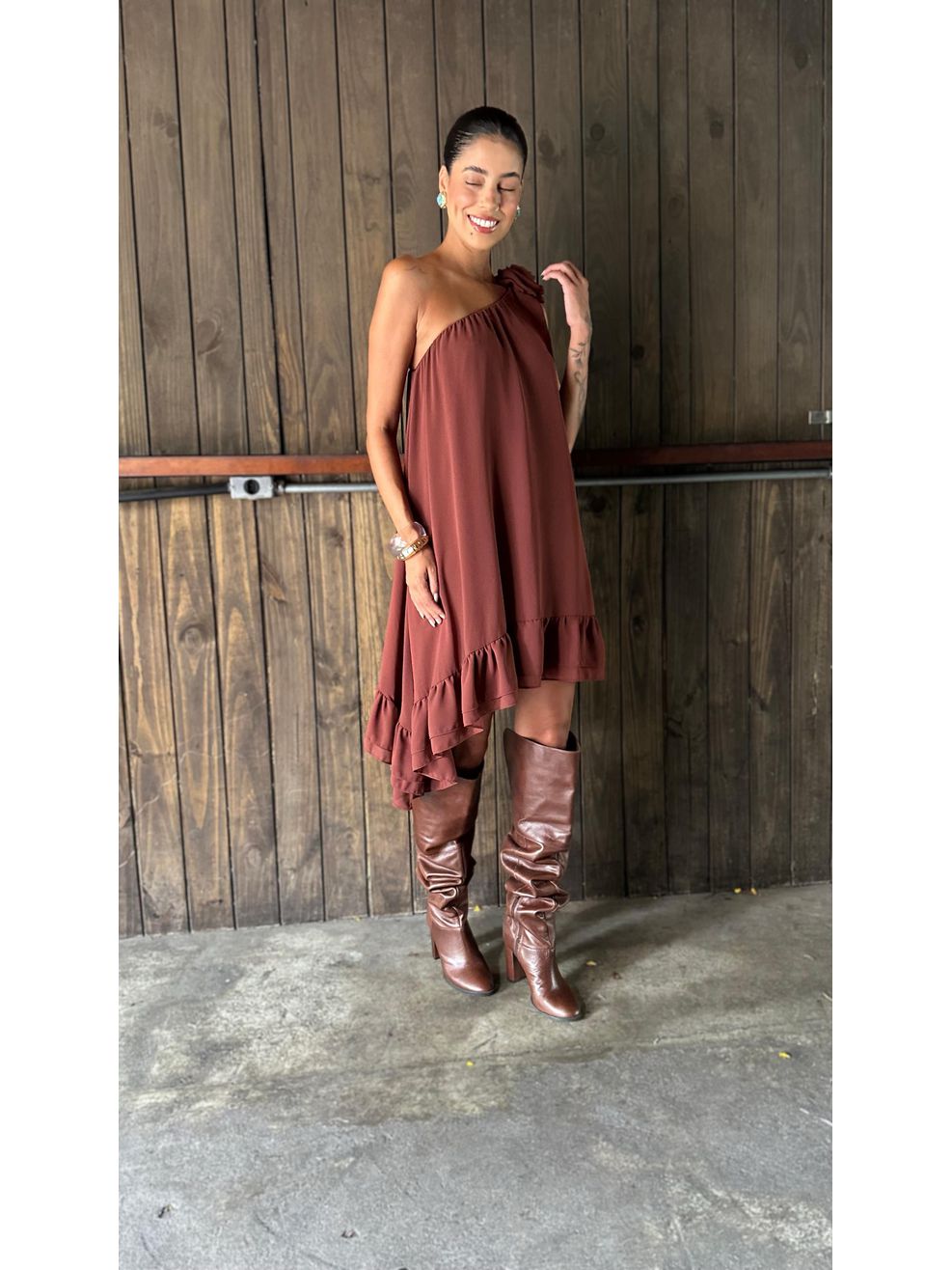 Vestido Assimétrico Um Ombro Só Camélia