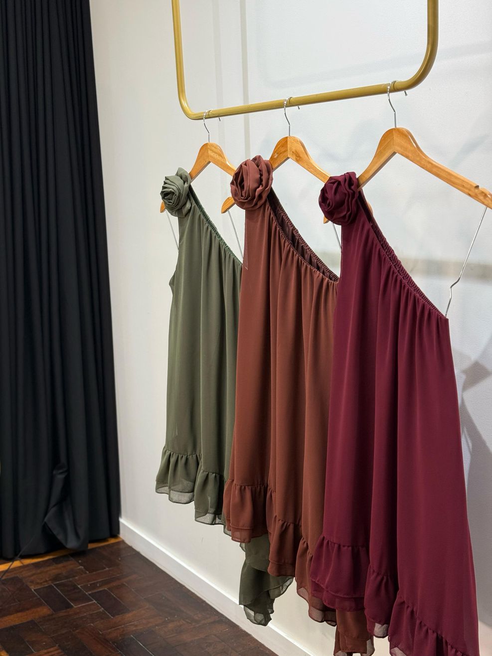Vestido Assimétrico Um Ombro Só Camélia