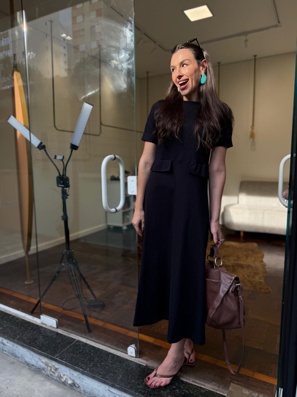 Vestido 100% Algodão Bolsos Elegance - Cor Preta
