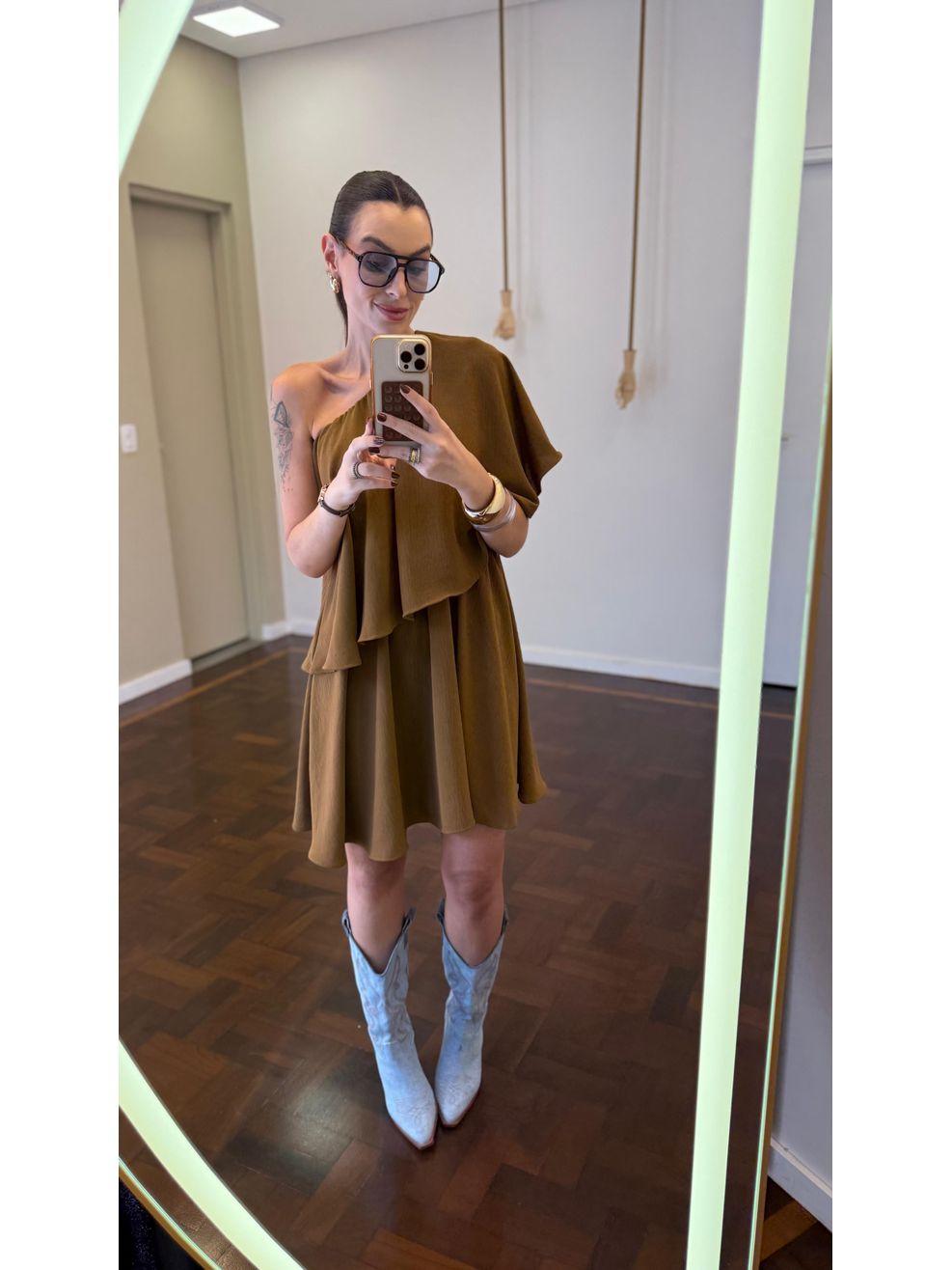 Vestido Um Ombro Só Camel 