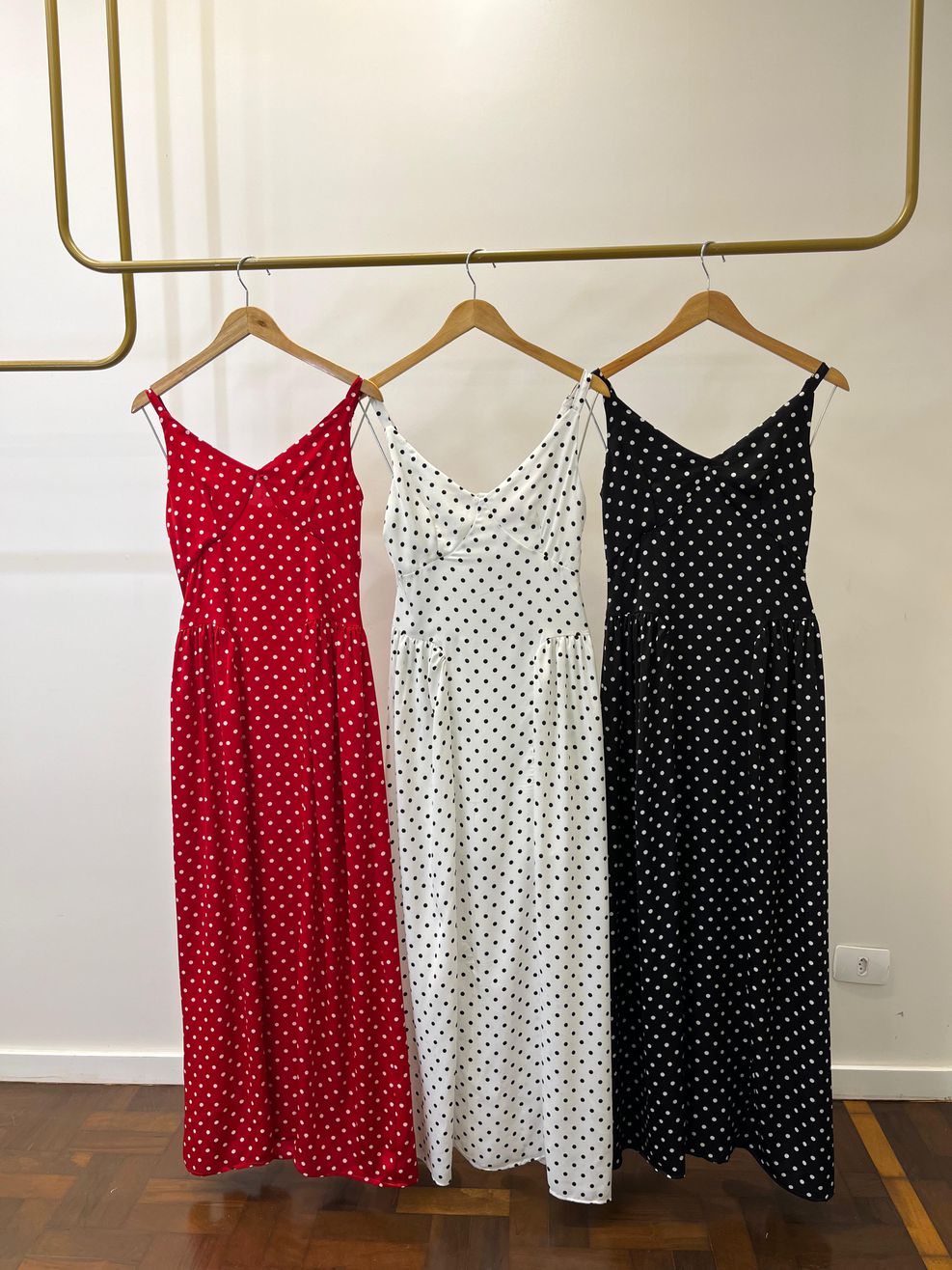 Vestido Poá Midi de Alça Heloísa - Preto 