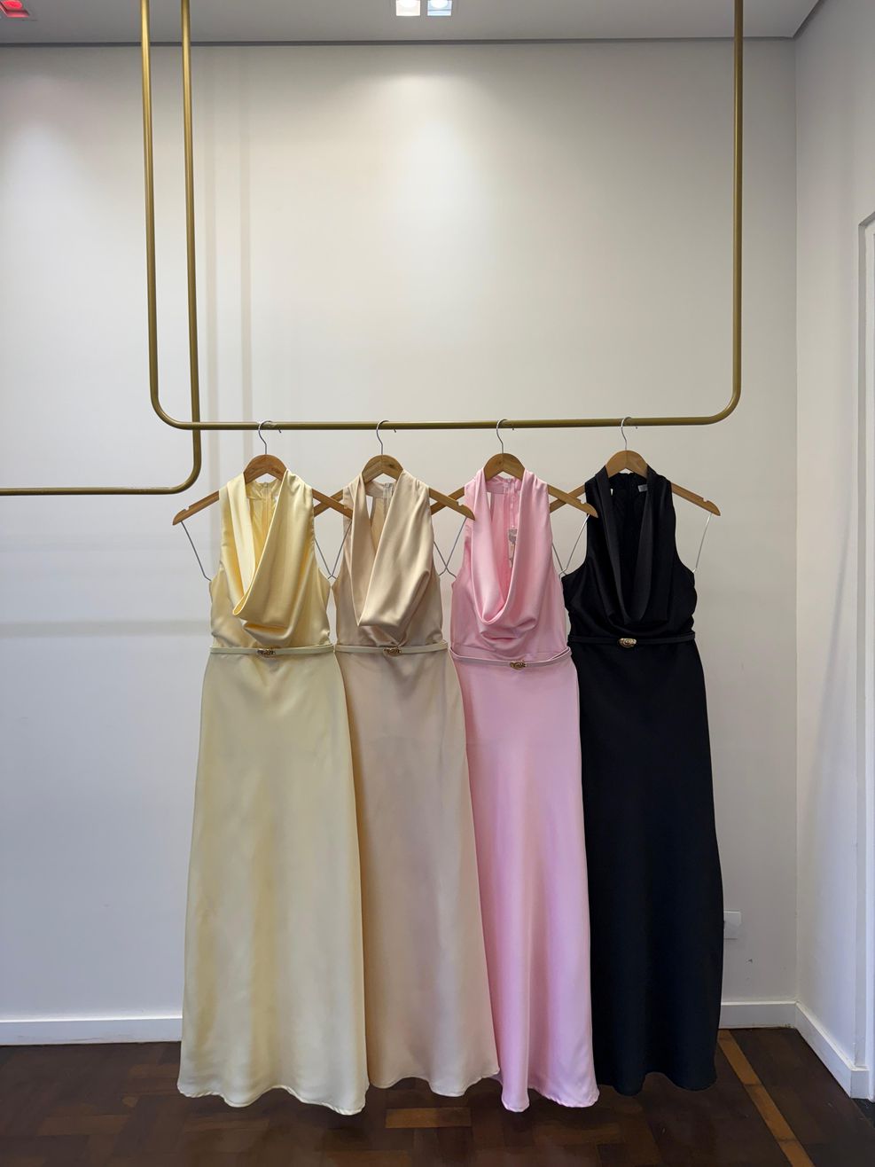 Vestido Cetim Gola Boba Gabriela - Amarelo Manteiga 