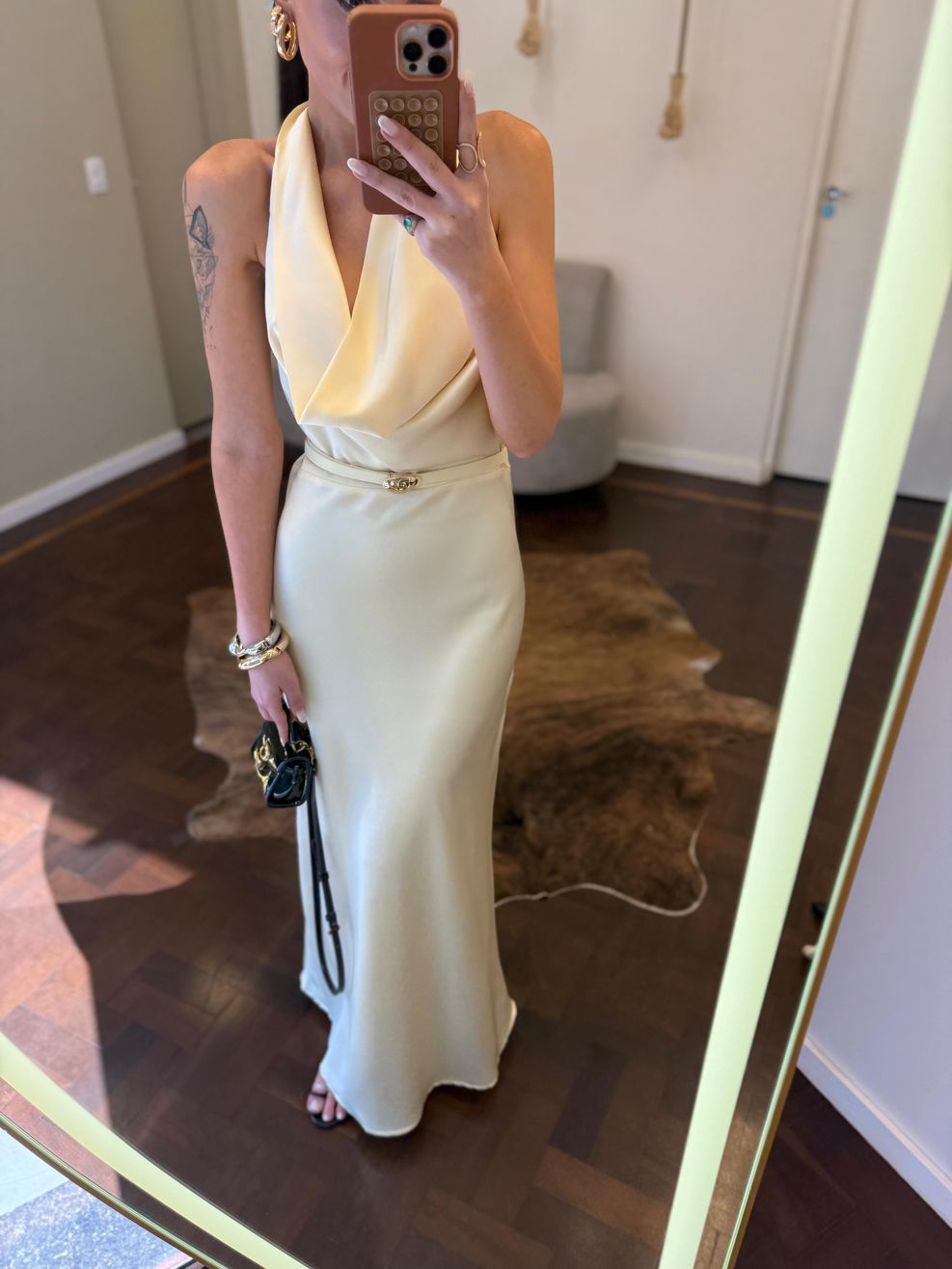 Vestido Cetim Gola Boba Gabriela - Amarelo Manteiga 