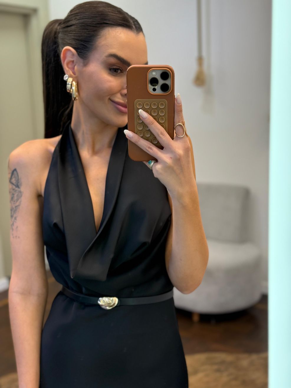 Vestido Cetim Gola Boba Gabriela - Preto 