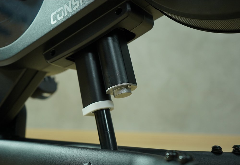 bicicleta-spinning-s-200-connectdesafios-reais-de-subida-e-descida-consport