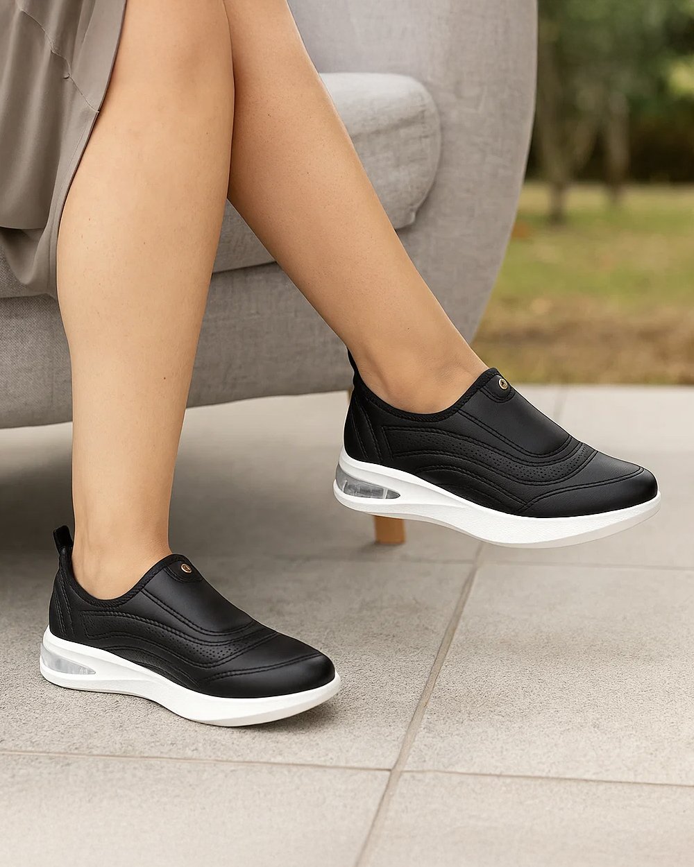 Sandália com tecnologia Wide Fit